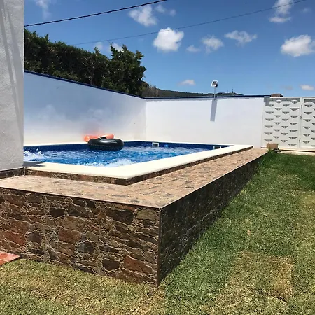 شقة Sauces تريفة